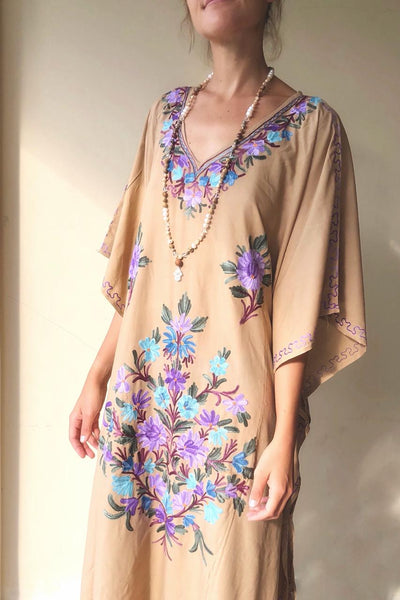 Hand-embroidered ethnic tunic - beige