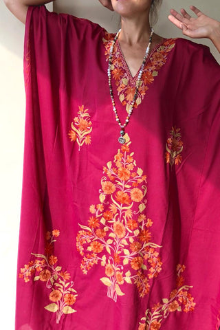 Hand-embroidered ethnic tunic - burgundy