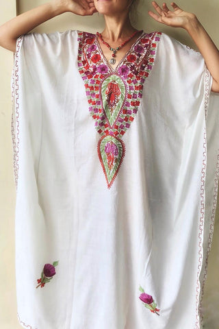 Hand-embroidered ethnic tunic - white