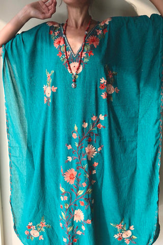Hand-embroidered ethnic tunic - green